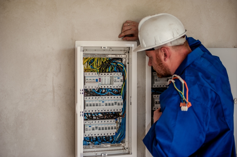 electricite-BAUDUEN-min_electrician-2755683